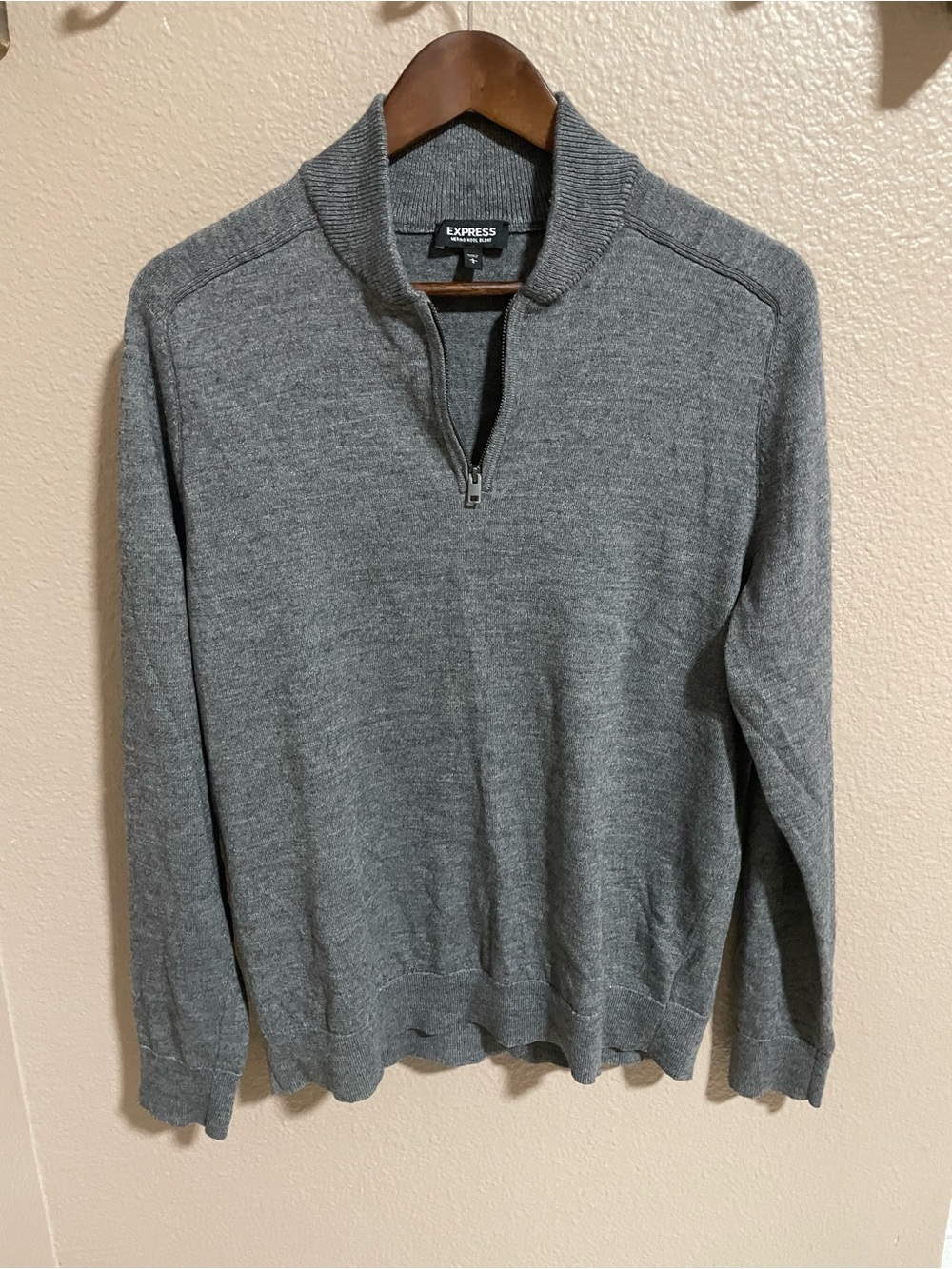 Express Men’s Gray Quarter-Zip Sweater merino wool
